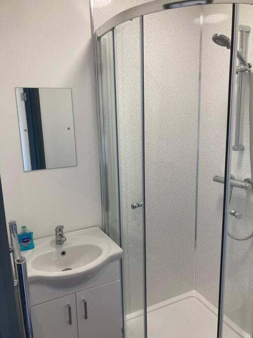 Newly Refurbished Studio, Great Location 8 Studios Nottingham Luaran gambar