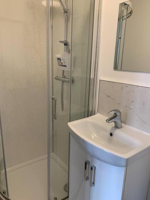 Newly Refurbished Studio, Great Location 8 Studios Nottingham Luaran gambar
