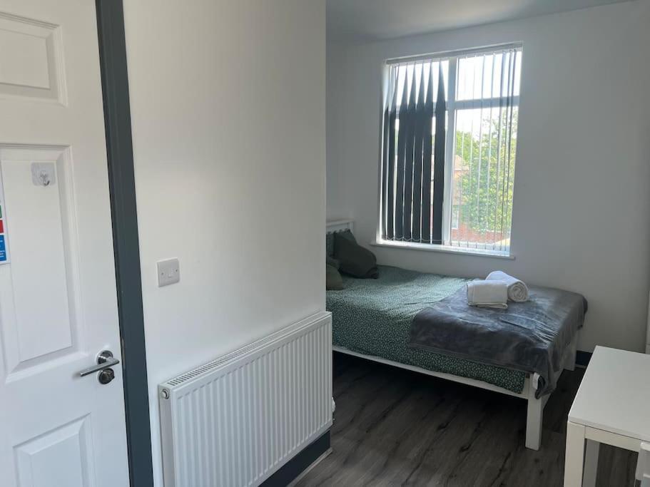 Newly Refurbished Studio, Great Location 8 Studios Nottingham Luaran gambar