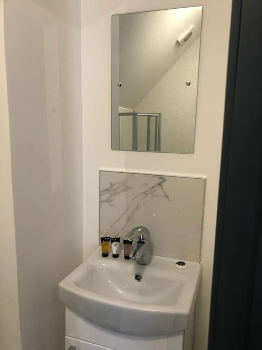 Newly Refurbished Studio, Great Location 8 Studios Nottingham Luaran gambar