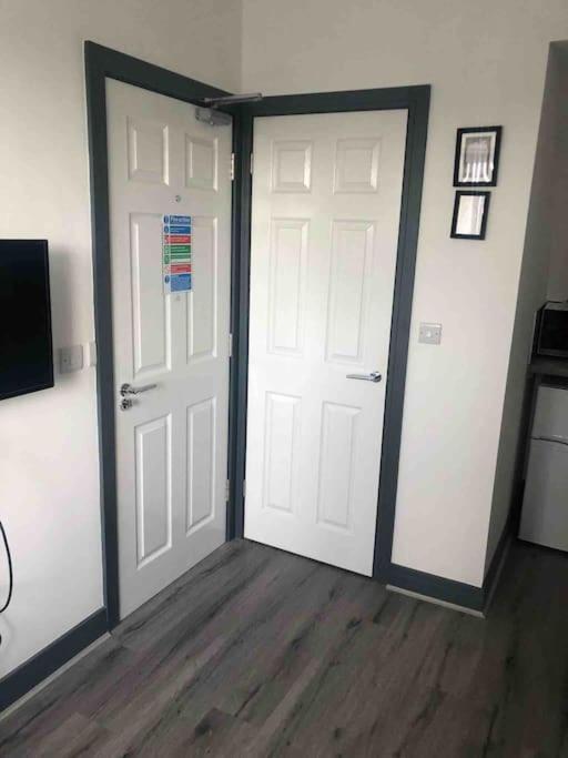 Newly Refurbished Studio, Great Location 8 Studios Nottingham Luaran gambar